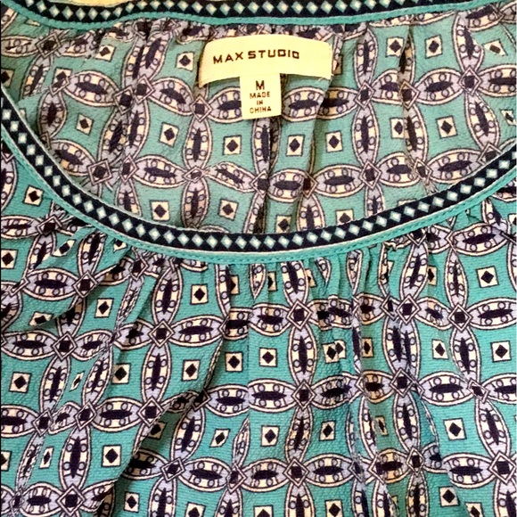 Max Studio Outfit - Picture 2 of 3